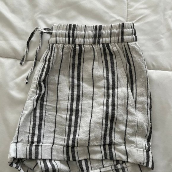 Old Navy Shorts - Picture 3 of 3